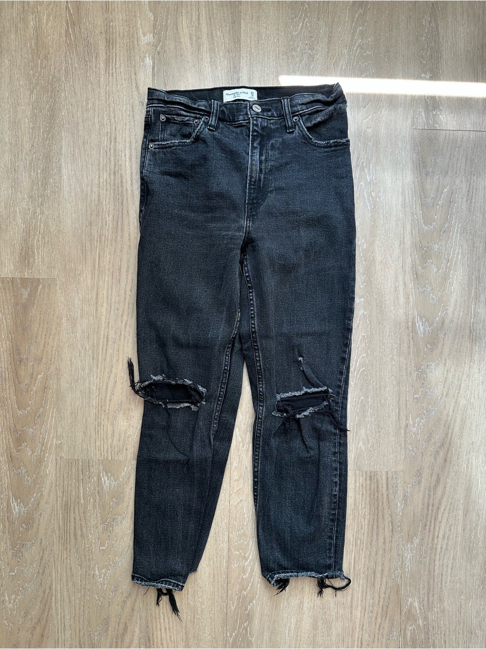 Abercrombie & Fitch The Mom High Rise Ripped Black Jeans 25 0S